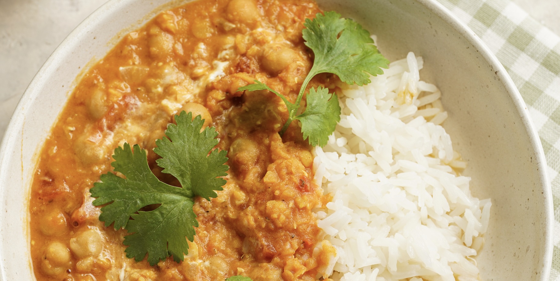 A vibrant, aromatic weeknight favorite. Creamy coconut milk, tender chickpeas, and warm spices that come together in just 20 minutes.