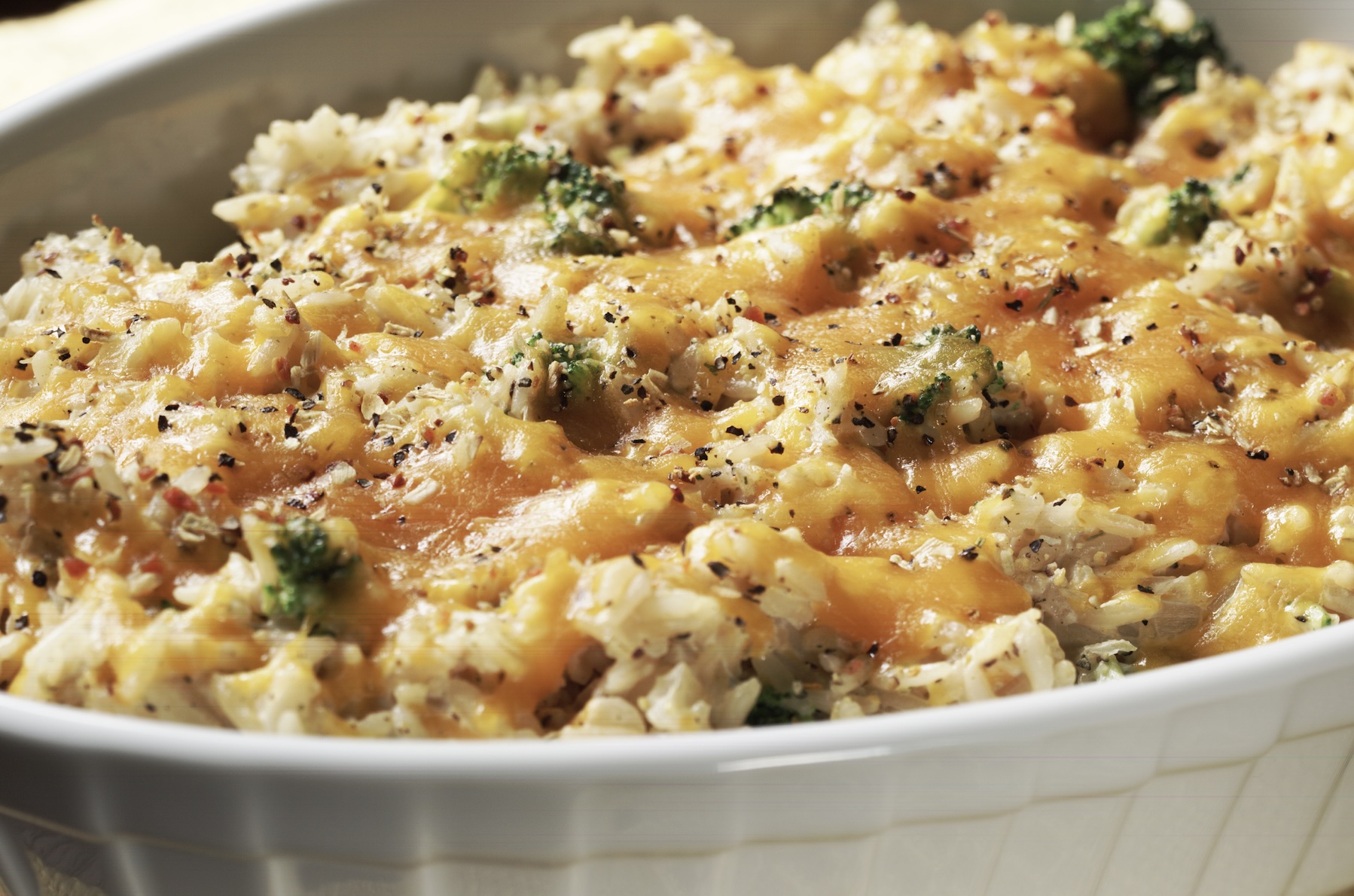 No pre-boiling or sautéing. Everything goes into one pan for a creamy, cheesy casserole that feels like a warm hug in a bowl. Perfect for a busy family. I made this plenty while the kids were still at home.